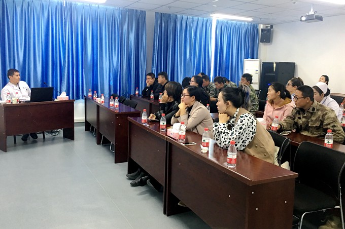 G:\190114 陳海回京 微信\1\陳海授課.jpg